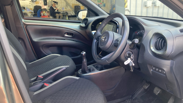 Toyota Aygo X 1.0 VVT-i Edge 5dr Petrol Hatchback